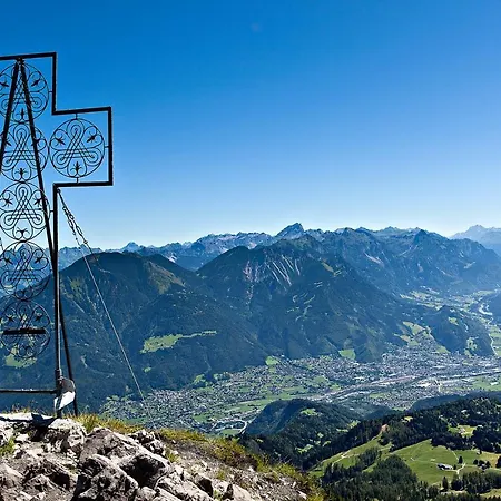 Alpblick شقة *